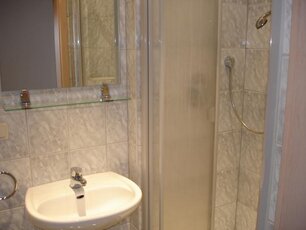 Kemper Gästehaus Oberammergau Dusche